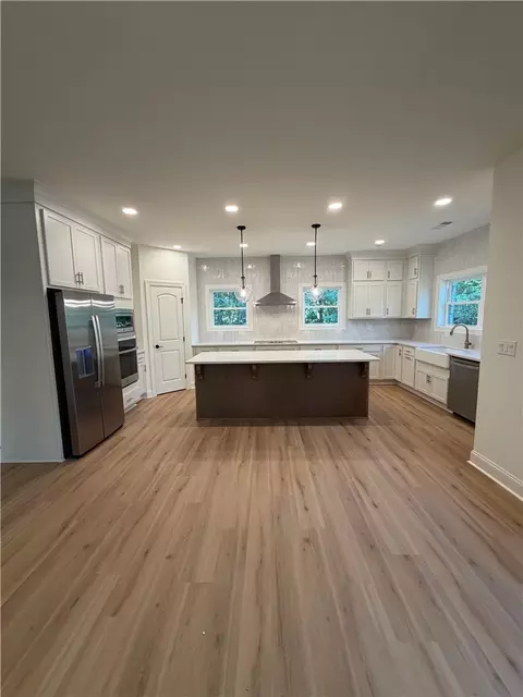 Kitchen - 107 Abaco Ln, Seneca, SC 29672 photo 8 of 8