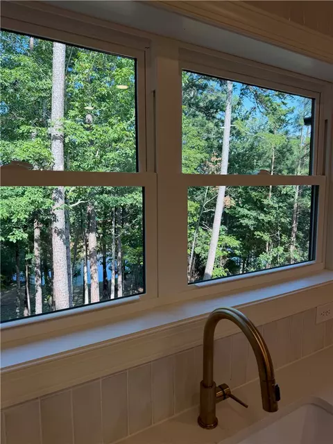 Kitchen - 107 Abaco Ln, Seneca, SC 29672 photo 5 of 8