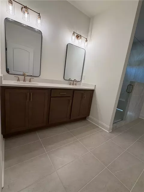 Bath - 107 Abaco Ln, Seneca, SC 29672 photo 4 of 6