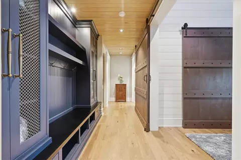 Entry Way - 435 Peninsula Rdg, Sunset, SC 29685 photo 4 of 4