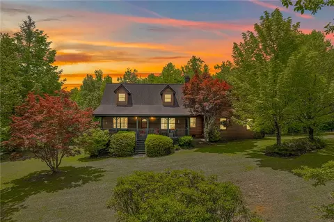 101 Pinnacle Falls Dr, Pickens, SC 29671