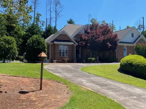135 Sunset Bay Blvd, Seneca, SC 29672