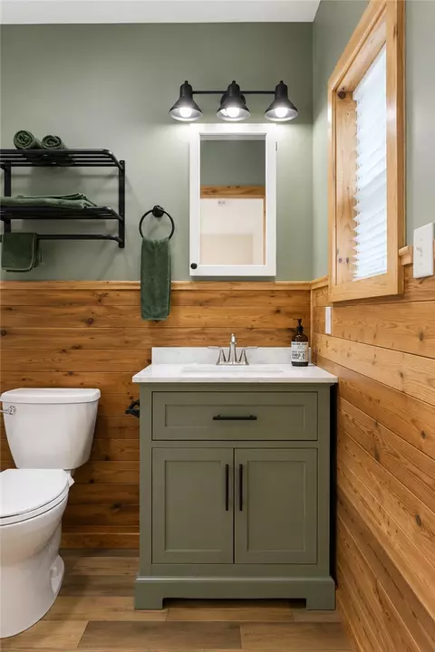 Bath - 605 Hampton St, Iva, SC 29655 photo 1 of 2