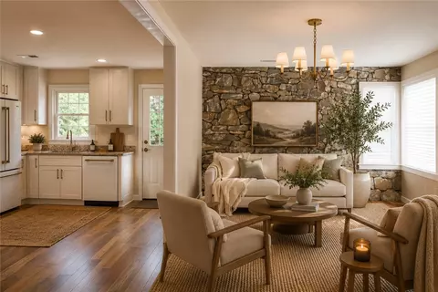 Living - 605 Hampton St, Iva, SC 29655 photo 2 of 3
