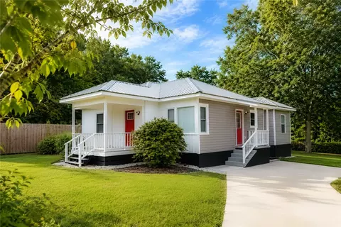 605 Hampton St, Iva, SC 29655