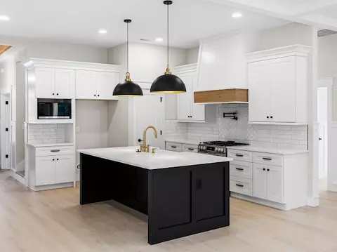 Kitchen - 516 Lakeside Dr, Anderson, SC 29621 photo 1 of 3