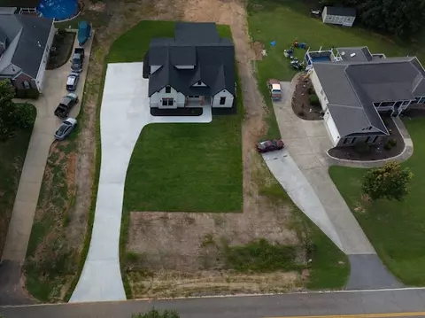 View/Area - 516 Lakeside Dr, Anderson, SC 29621 photo 6 of 8