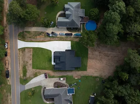 View/Area - 516 Lakeside Dr, Anderson, SC 29621 photo 2 of 8