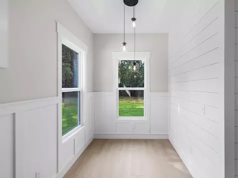 Entry Way - 516 Lakeside Dr, Anderson, SC 29621 photo 6 of 11