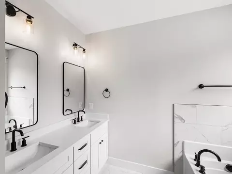Bath - 516 Lakeside Dr, Anderson, SC 29621 photo 1 of 5