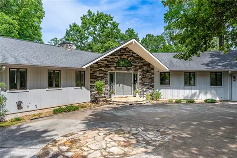 118 Beacon Ridge Cir, Salem, SC 29676