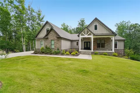 403 Old Shallowford Bridge Rd, Sunset, SC 29685