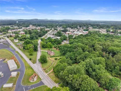 203 E 2nd Ave, Easley, SC 29640 photo 28