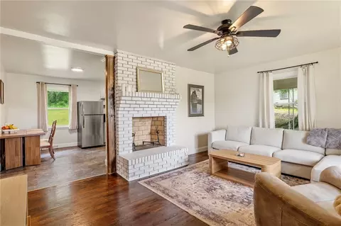 203 E 2nd Ave, Easley, SC 29640 photo 5