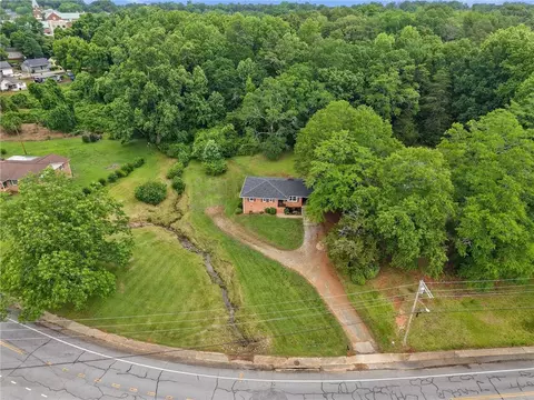 203 E 2nd Ave, Easley, SC 29640 photo 25