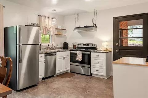203 E 2nd Ave, Easley, SC 29640 photo 10