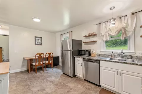 203 E 2nd Ave, Easley, SC 29640 photo 13