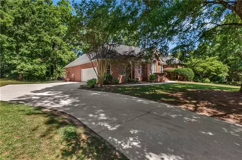 Exterior - 100 Regent Rd, Anderson, SC 29621 photo 3 of 9