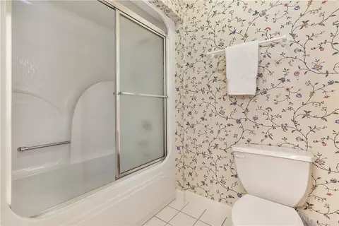 Bath - 100 Regent Rd, Anderson, SC 29621 photo 6 of 6