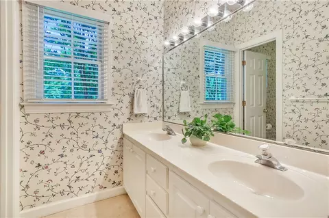 Bath - 100 Regent Rd, Anderson, SC 29621 photo 5 of 6