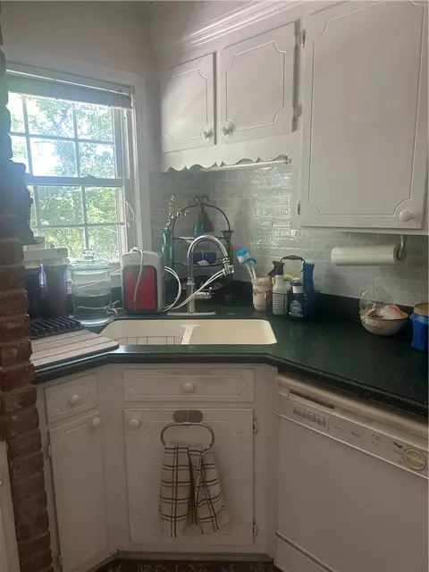 Kitchen - 418 Saluda Rd, Williamston, SC 29697 photo 7 of 8