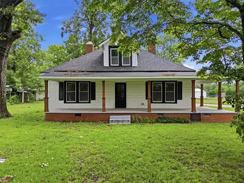 202 Arrowood Rd, Chesnee, SC 29323