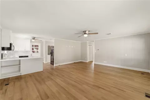 Living - 222 Whiten Rd, Anderson, SC 29621 photo 1 of 5