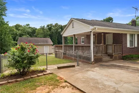 Exterior - 222 Whiten Rd, Anderson, SC 29621 photo 4 of 12