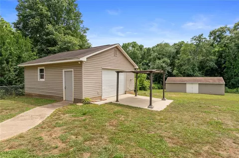 Exterior - 222 Whiten Rd, Anderson, SC 29621 photo 9 of 12