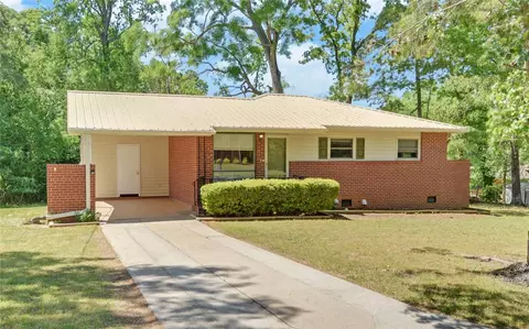 60 Kelsey Dr, Hartwell, GA 30643