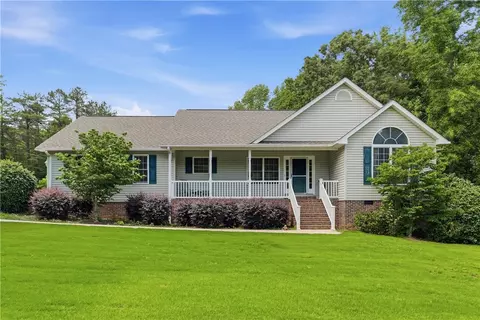 202 Valley Creek Dr, Westminster, SC 29693