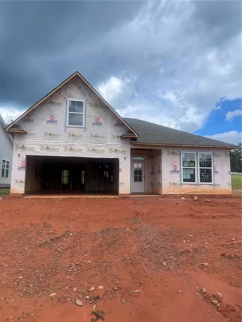 32 Halsey St, Central, SC 29630