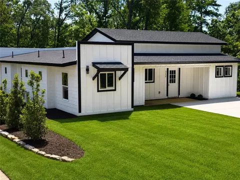 Exterior - 359 Beech Dr, Westminster, SC 29693 photo 1 of 5