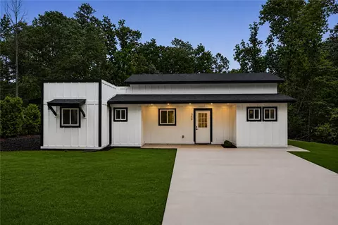 359 Beech Dr, Westminster, SC 29693