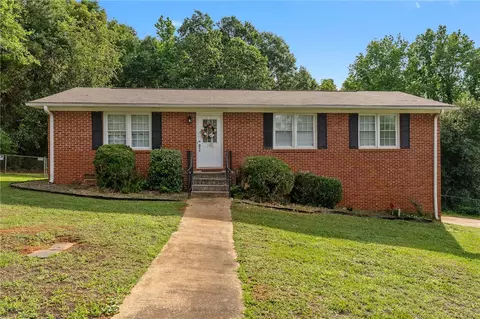 102 Thomas Dr, Williamston, SC 29697