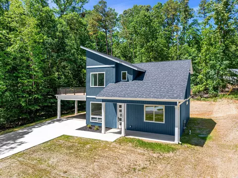 100 Plum St, Westminster, SC 29693