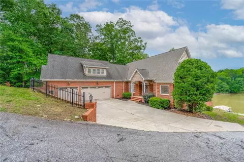 129 Widgeon Ln, Easley, SC 29640