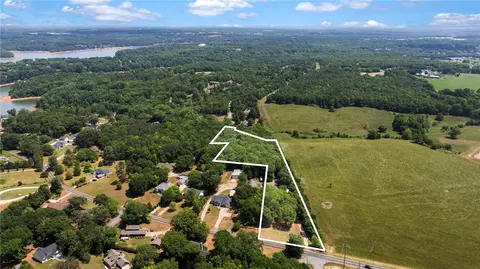 1298 Lakewood Ln, Anderson, SC 29625