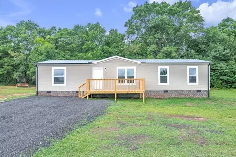 109 Windfield Hill Dr, Williamston, SC 29697