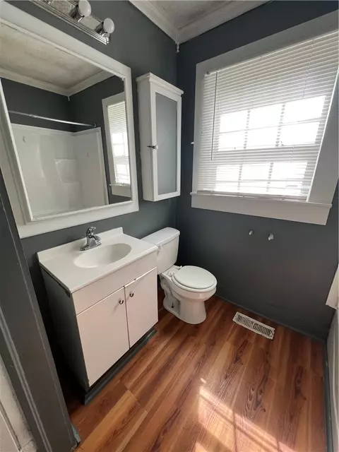 Bath - 309 Jaynes St, Walhalla, SC 29691 photo 1 of 2