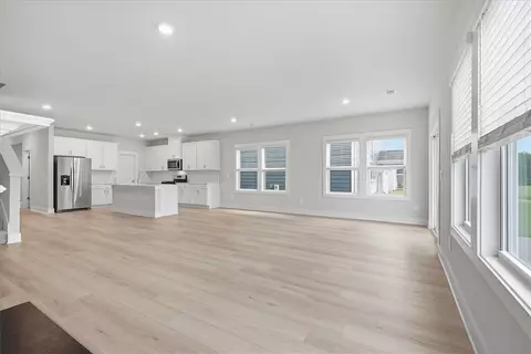 Living - 416 Ragland Ave, Greer, SC 29651 photo 4 of 4