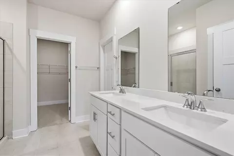 Bath - 416 Ragland Ave, Greer, SC 29651 photo 2 of 5