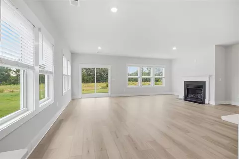 Living - 416 Ragland Ave, Greer, SC 29651 photo 3 of 4