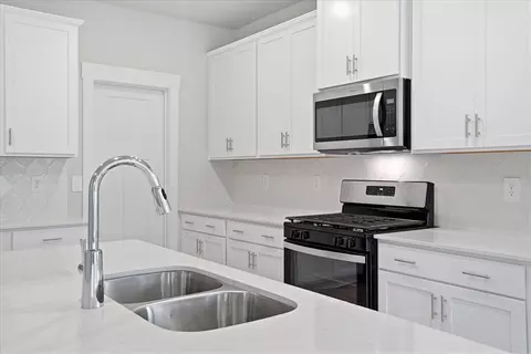 Kitchen - 416 Ragland Ave, Greer, SC 29651 photo 4 of 5