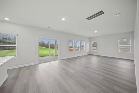 Living - 1524 Switchback Cir, Moore, SC 29369 photo 1 of 3
