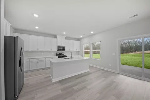 Kitchen - 1524 Switchback Cir, Moore, SC 29369 photo 2 of 4