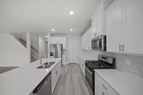 Kitchen - 1524 Switchback Cir, Moore, SC 29369 photo 3 of 4
