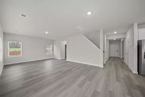 Living - 1524 Switchback Cir, Moore, SC 29369 photo 2 of 3