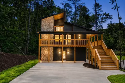 418 Tiger Ln, Westminster, SC 29693