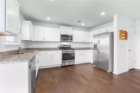 Kitchen - 21 Karkinnen Ct, Pendleton, SC 29670 photo 2 of 3